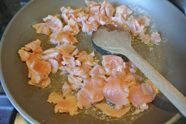 Pasta met zalm en avocado