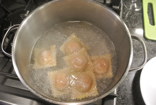 Ravioli met pompoen en feta