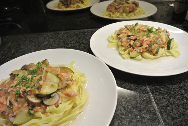 Pasta met zalm en tomaat