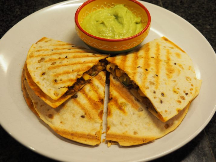 Vegetarische quesadillas met avocadodip - Tempting Flavours