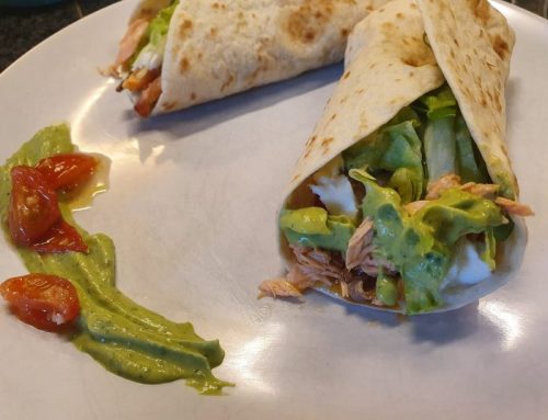 Wraps met pulled zalm en avocado-munt crème