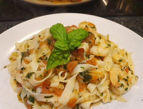 Verse pasta met kruiden en garnalen